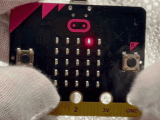 micro:bit でおもちふくらみシミュレーターを動かす様子